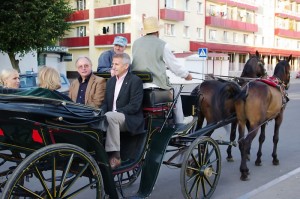 Belarusian Foreign Minister Sergei Martynov (left) and Lithuanian foreign minister Vygaudas Ušackas take a carriage ride to one of the medieval-era Grand Duchy of Lithuania castles in Belarus on Aug. 25. Photo used courtey of the Lithuanian Ministry of Foreign Affairs.