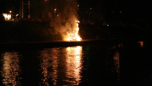 Expectations for the success of the Vilnius Capital of Culture went up in smoke, quite like the effigies at the Sept. 19 "Water Music of Capital City" event on the Neris. Photo by Nathan Greenhalgh.