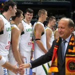 Lithuanian Prime Minister Andrius Kubilius congratulates the team for their victory. Photo by Ray Vyšniauskas.