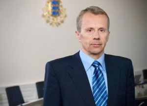 The finance minister is confident Estonia would be independent enough economically if neighboring Latvia devalues their currency or defaults.