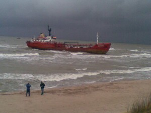 This photo uploaded to Twitter shows Polish tanker "Romanka" sits stuck roughly 100 m from the Latvian beachhead. It's not clear how the ship ran aground. 