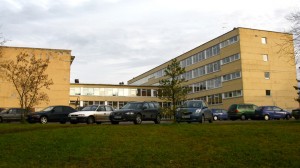Authorities did not take the threat to match XXX record at Tartu Commerce School lightly, closing the school XXX.