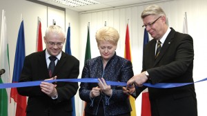 From left, European Commissioner for Employment, Social Affairs & Equal Opportunities Vladimír Špidla, Lithuanian President Dalia Grybauskaitė and Latvian President Valdis Zatlers partake in a traditional ribbon-cutting ceremony to make the opening of the EU Gender Institute in Vilnius.