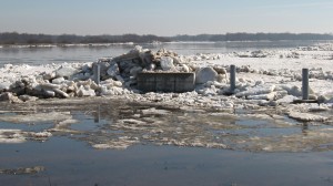 The Nemunas River is bringing not just excess water but also large chunks of ice and snow downstream in the area between Kaunas and Tauragė. Photo used courtesy of the Ministry of the Interior.
